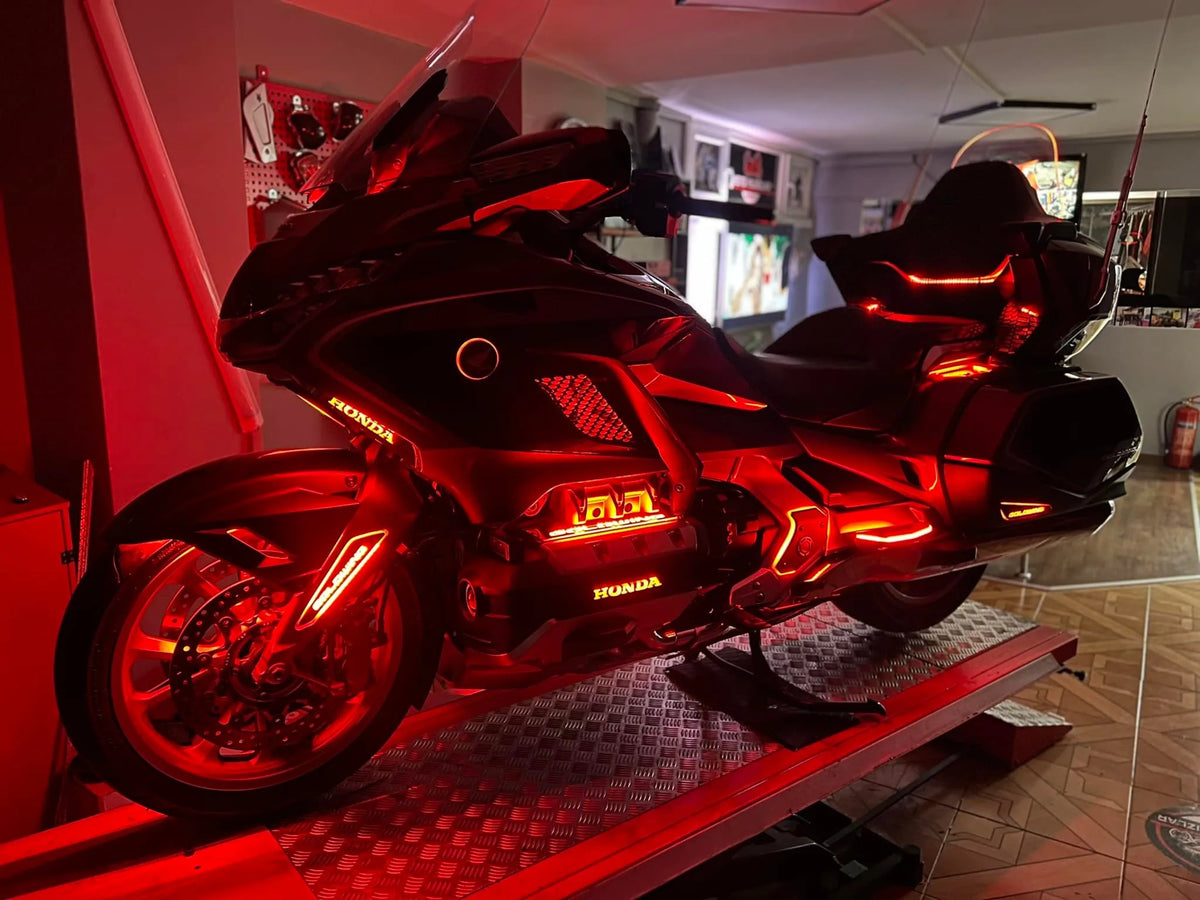 Goldwing 1800 goldwing1800 novos acessórios refletor dianteiro da motocicleta luzes led caixa lateral traseira refletor para honda gl1800 2018-