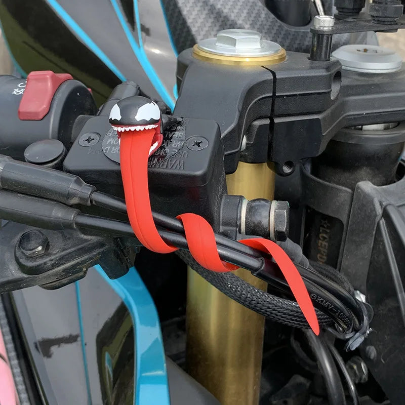 Novo veneno anime figura engraçado cabo usb fio titular organizador carro motocicleta acessórios cabo carro brinquedo decoração presente