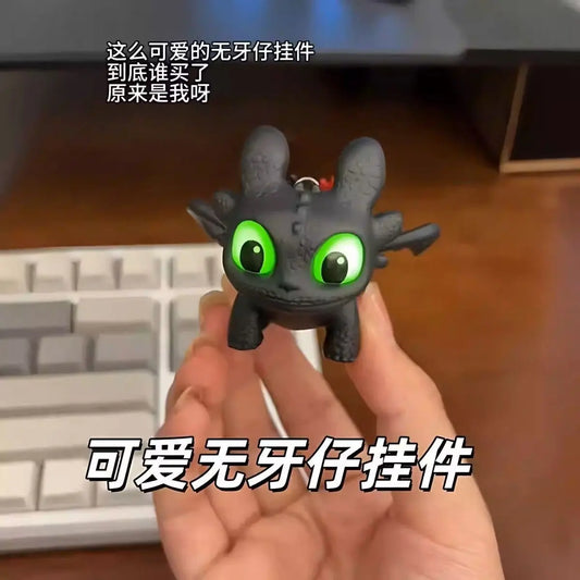 Chaveiro de bebê sem dentes que brilha no escuro com asas móveis, pingente de boneca de pelúcia que brilha, acessório noturno criativo para decoração de bolsa, presente divertido