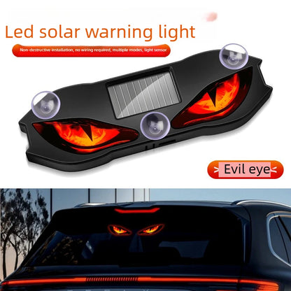 Luz de decoração para carro com LED em formato de diabo, alimentada por energia solar, luz de aviso automática sem fio, para janela traseira, triângulo de janela, lâmpada de atmosfera modificada