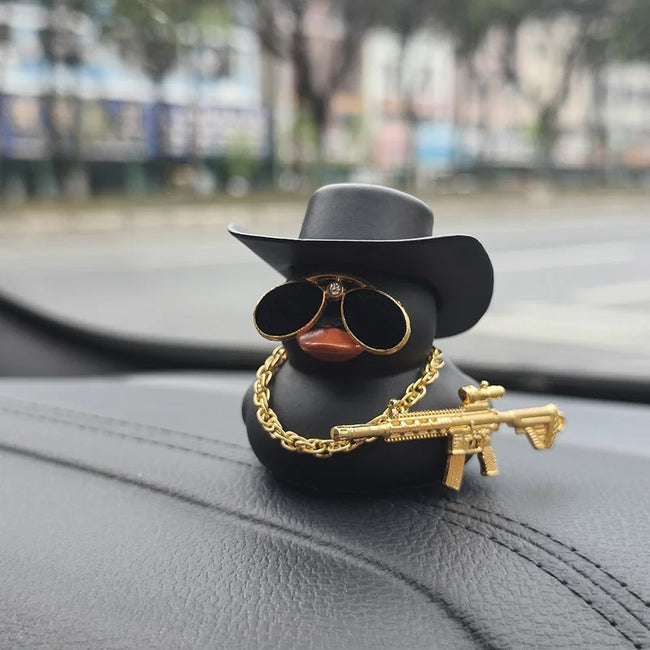 Chapéu de cowboy patos na moda painel do carro decoração pato de borracha escritório decoração do carro ornamento pato preto com óculos de sol colar
